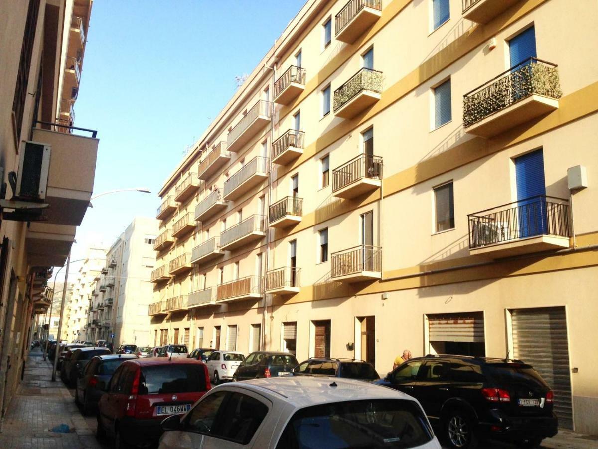 Sunrise Beach Apartment トラーパニ エクステリア 写真